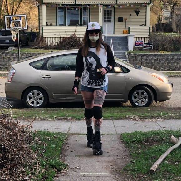 Meet your Posher, Sloan - Picture 1 of 1